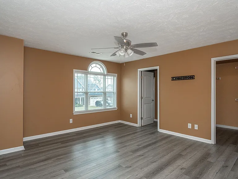 4032 Newgate St — Photo 17