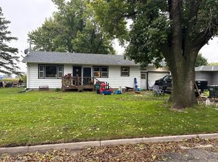 280 7th St W, Hector, MN 55342