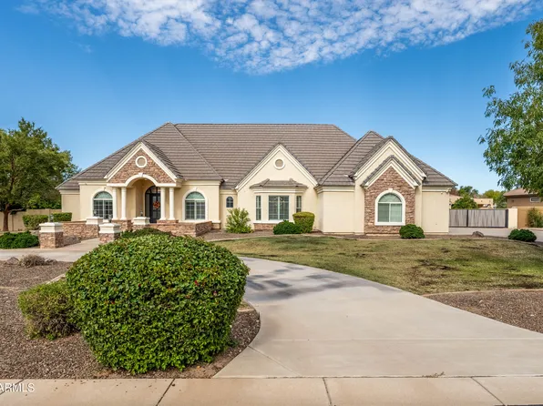 2670 E VALLEJO Court, Gilbert, AZ 85298