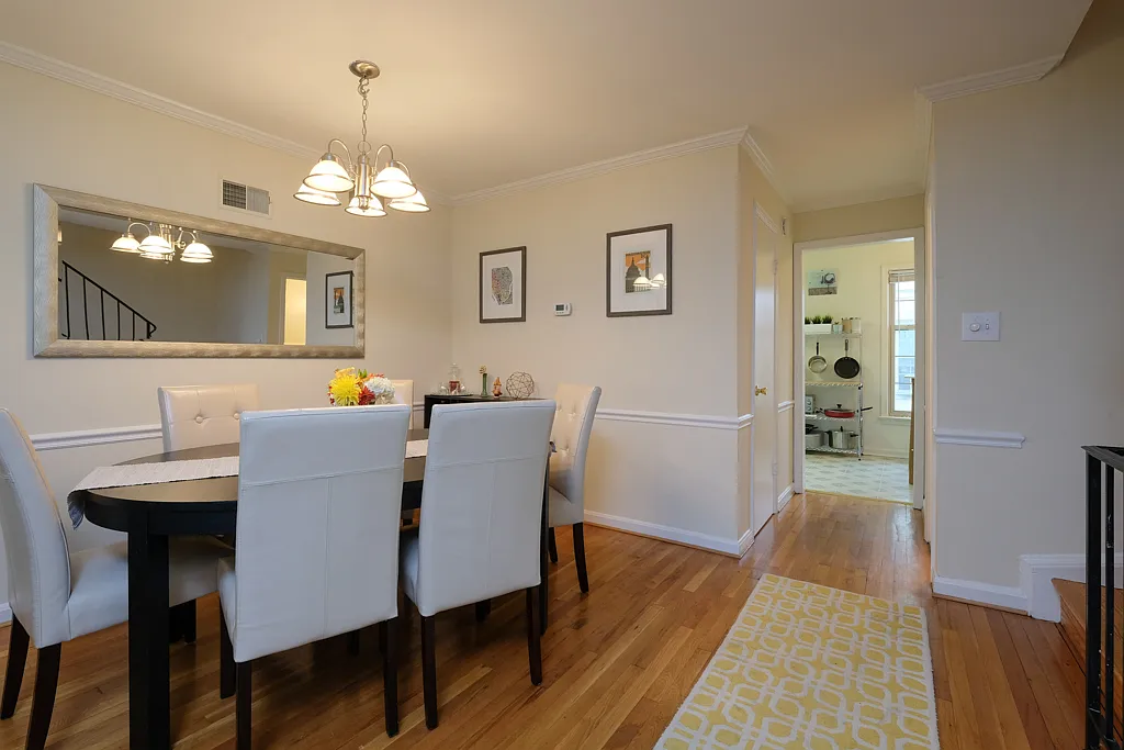 2 bed, 1.5 bath, $3,094 — Photo 3