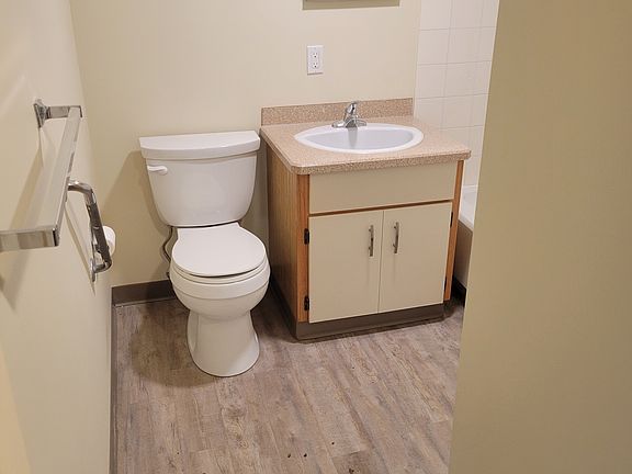 5th image of 2153 Smith St #1464847