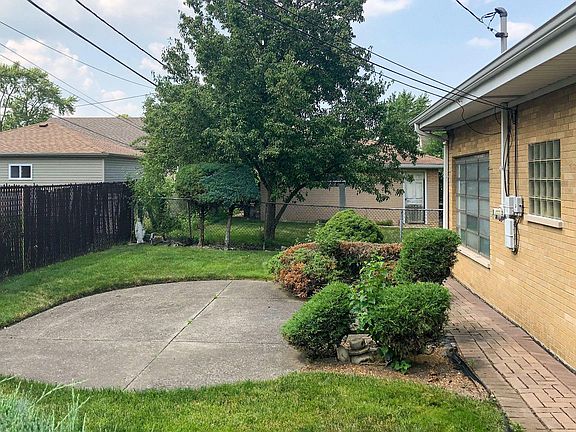 3rd image of 8602 N Oketo Ave