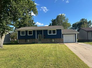 811 W 10th St, Schuyler, NE 68661