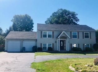 3520 Wildwood Dr, Niagara Falls, NY 14304