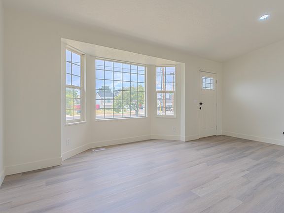 3rd image of 2072 W 3800 S