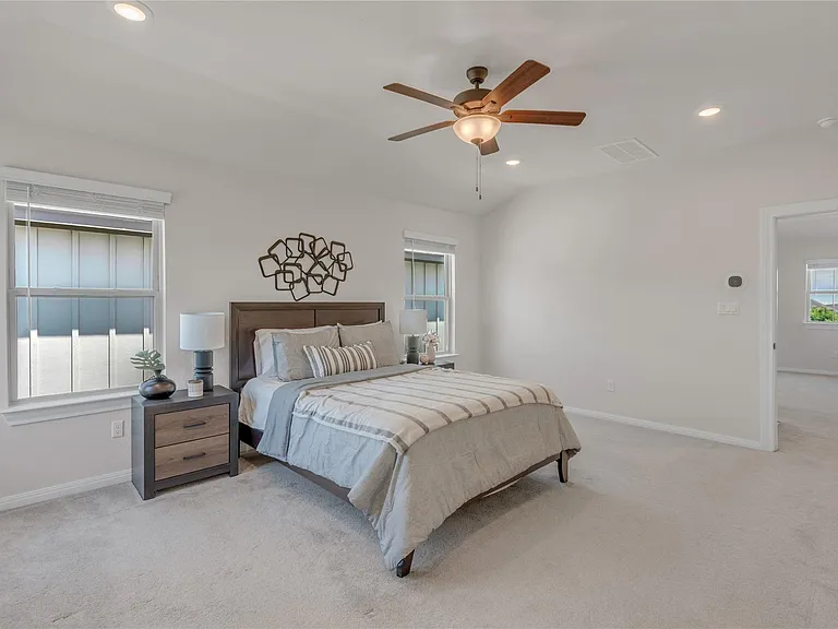 201 Bella Luna Way — Photo 19