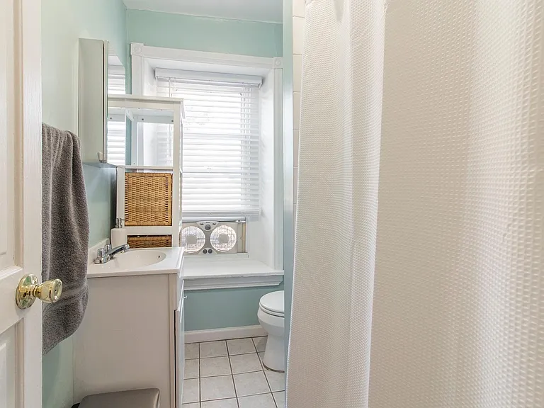 454 Leverington Ave #2 — Photo 14