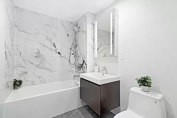 Rented by Hooli Homes New York Inc | media 7