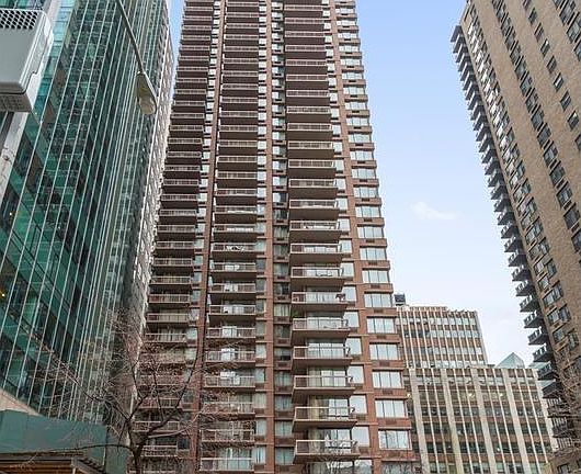 5th image of 235 E 40th St APT 31H