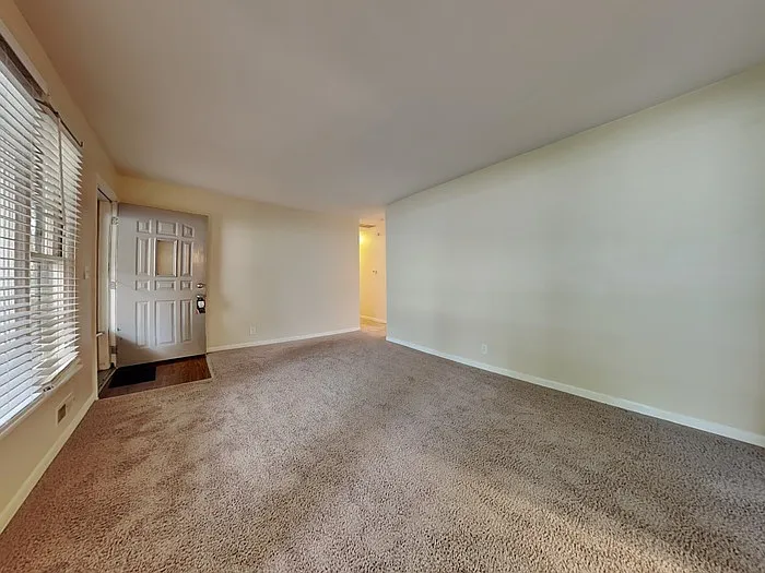 4 bed, 2.0 bath, 1928 sqft, $1,995 — Photo 3