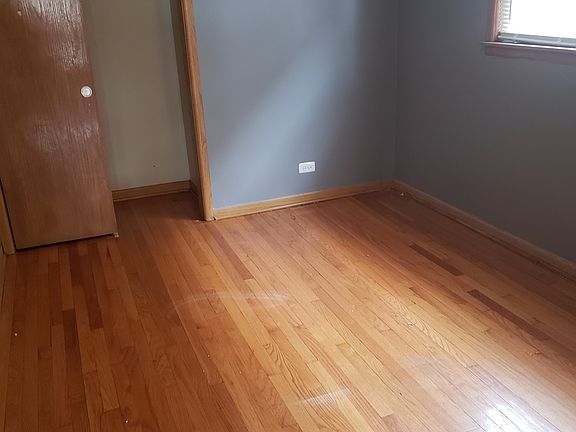 4th image of 6803 S Artesian Ave #2