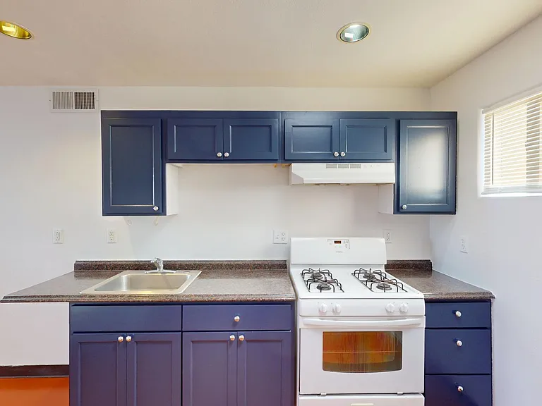 Renovated & Loaded 2 Bed Apts in Ridgecrest- Best Nat. Light in ABQ — Photo 7