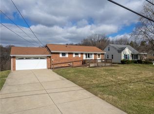 137 Ridgeview Dr, Aliquippa, PA 15001