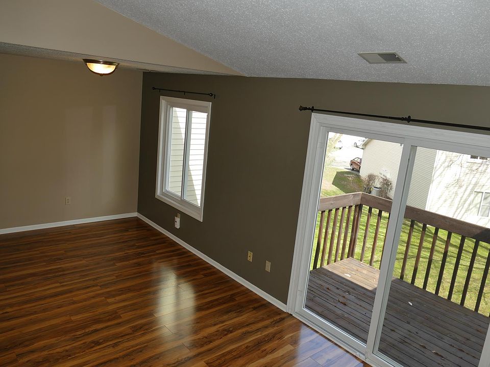 1st image of 3102 Windcrest Ct NE #3102