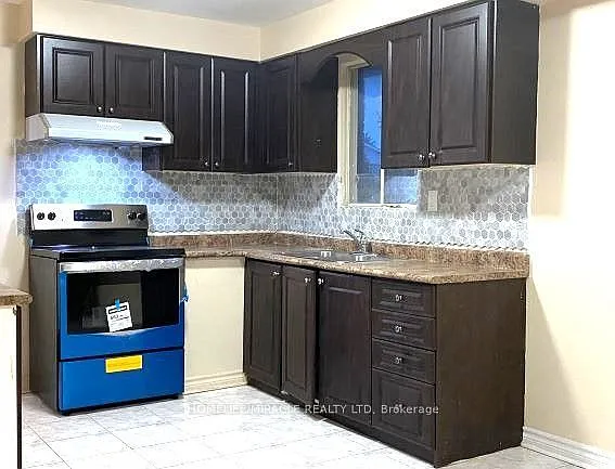 36 Bruce Beer Dr — Photo 2