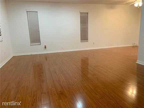 3rd image of 1215 Dinnerbell Ln E