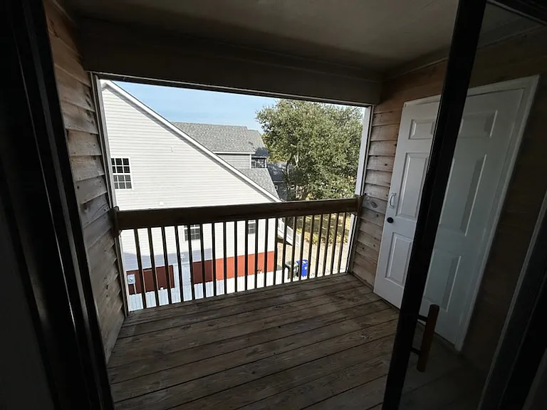 9511 4th Bay St #3 — Photo 12