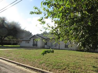 502 Calvert St, Hearne, TX 77859