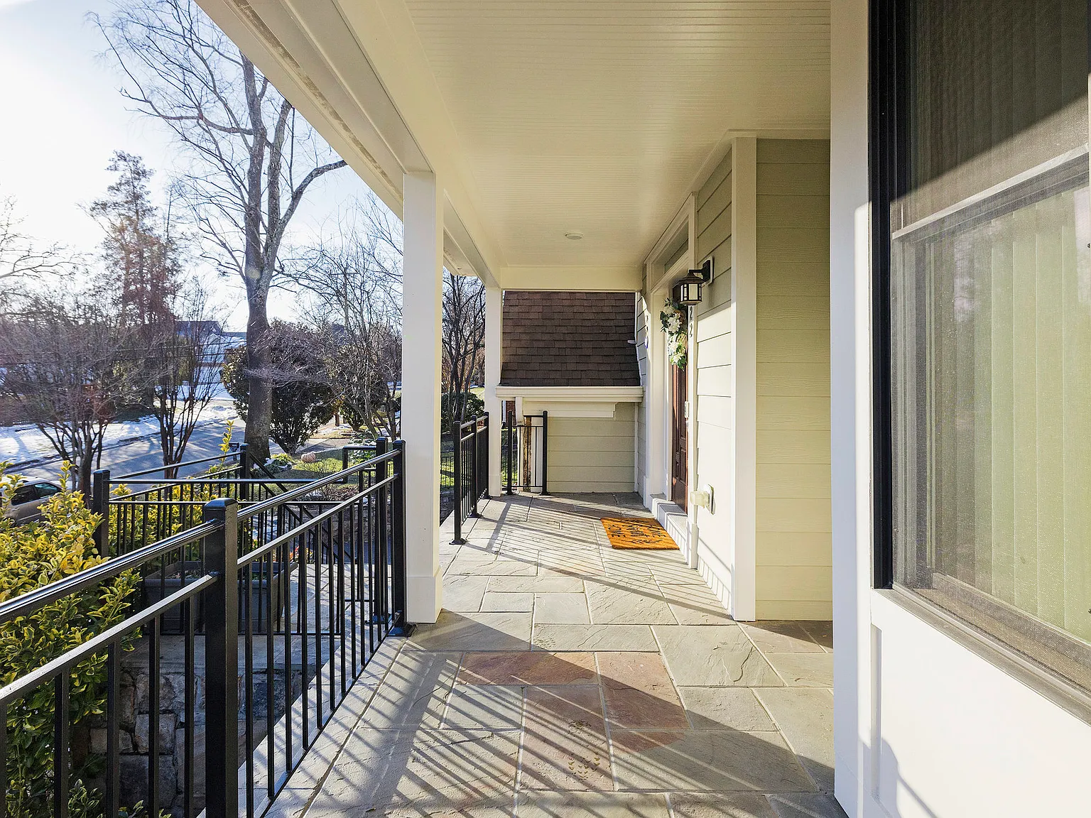 5 bed, 4.5 bath, 4328 sqft, $8,500 — Photo 3