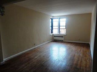 2nd image of 2220 Burnett St