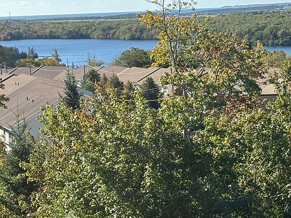 5th image of 288 Bellbrook Cres