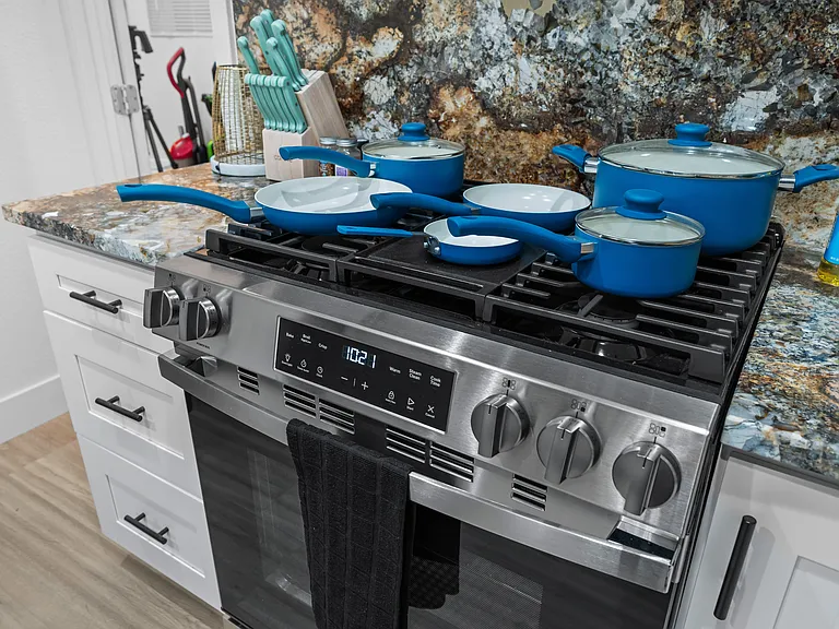 606 S Sunshine Ave — Photo 49