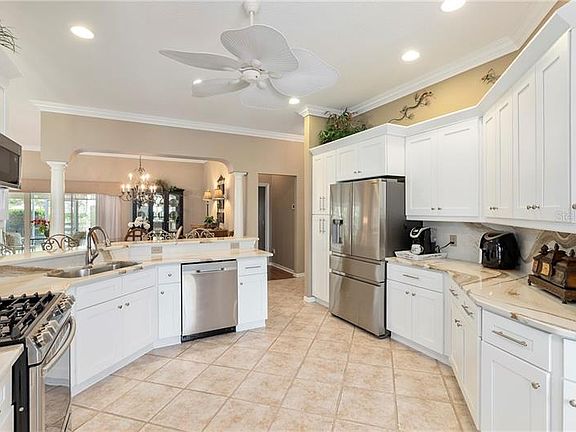 3rd image of 1421 Oak Forest Dr