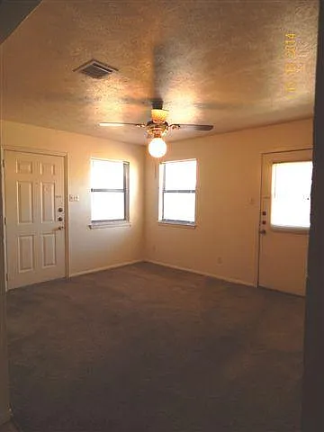 2 bed, 850 sqft, $925 — Photo 2