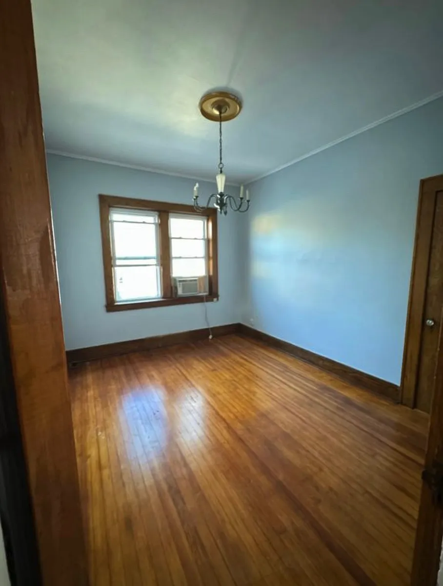 Building Photo - 376 River Dr #2