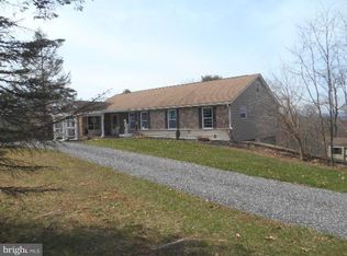 61 Pickett Rd, Dover, PA 17315