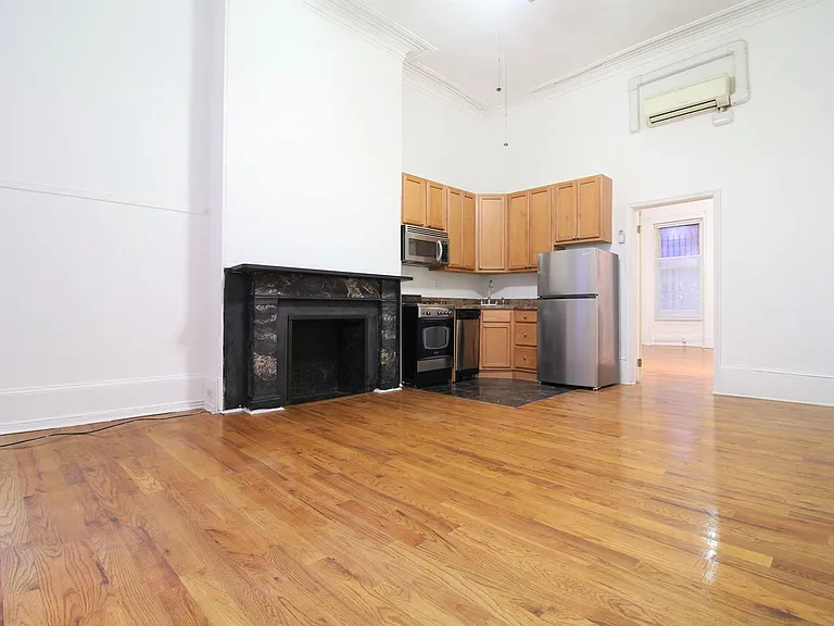 1429 Spruce St — Photo 22