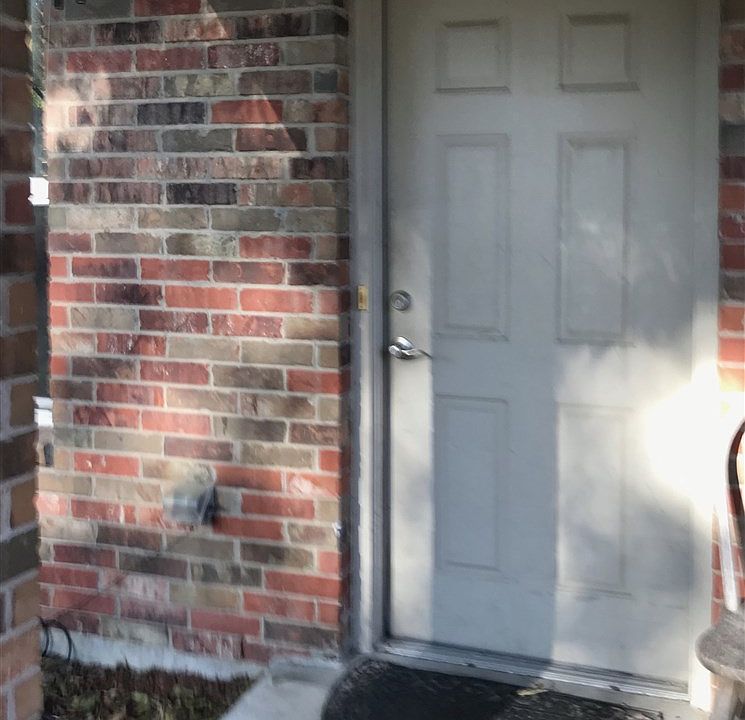 2nd image of 1102 D St SE