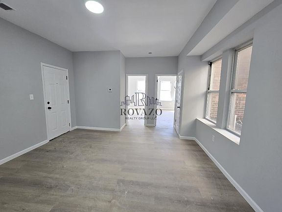 4th image of 387 Avon Ave #3R