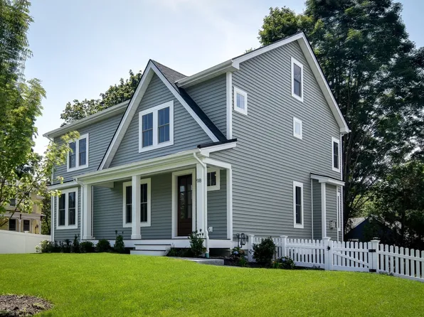98 W Central St, Natick, MA 01760