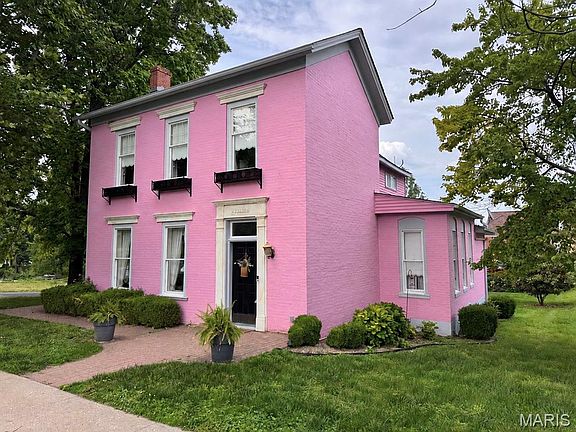 2nd image of 121 N 8th St