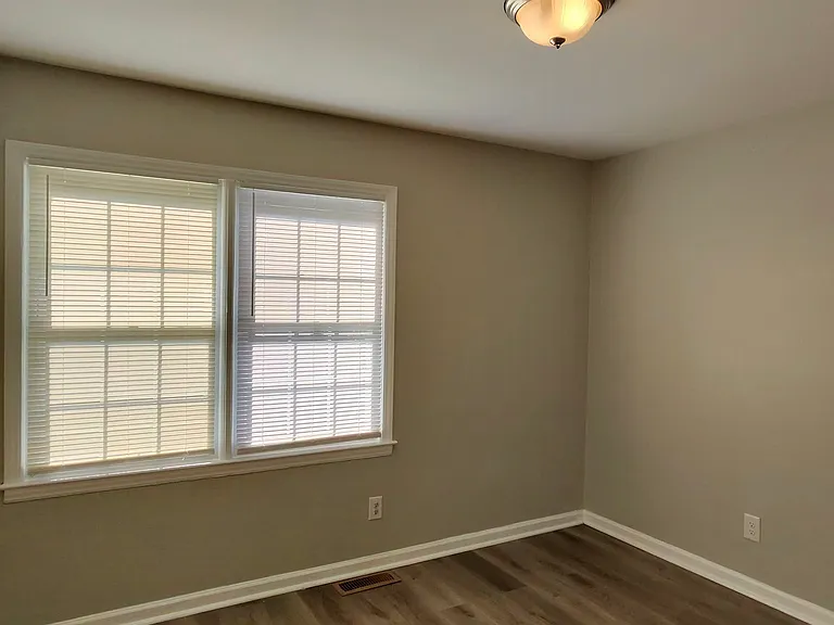 6817 Deanwood Pl — Photo 9