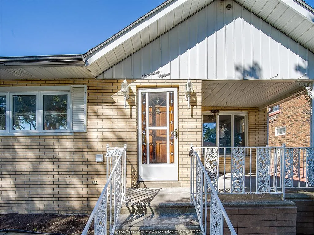 3 bed, 1.5 bath, $1,675 — Photo 2