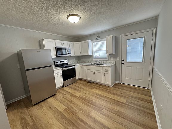 4th image of 702 Fisher Ferry St #A