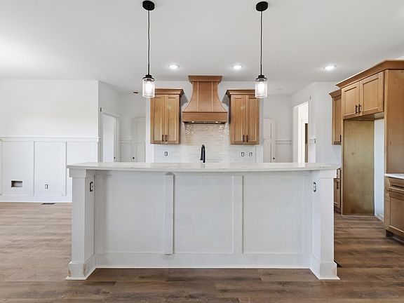 5th image of 111 Dawn Ct