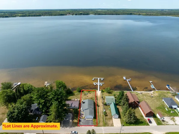 N7724 Millecoquin Lake Dr, Engadine, MI 49827