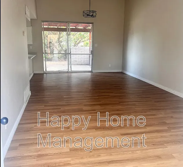 1355 Rio Rancho Dr SE #B — Photo 1