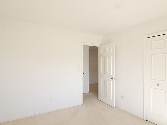 4th image of 6128B Essex House Sq
