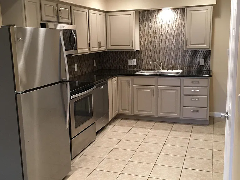 Valley View Dr — Photo 4