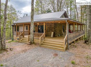 945 Old Wood Ln, Mountain City, TN 37683