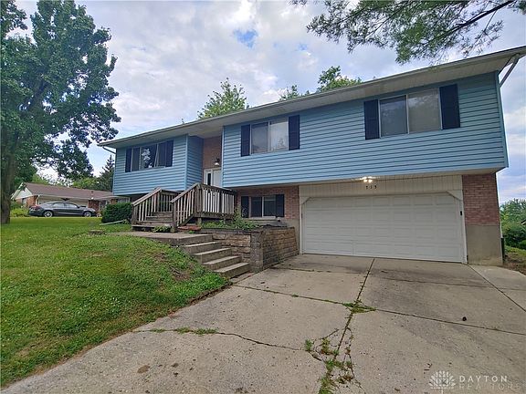 3rd image of 715 N Bayberry Dr