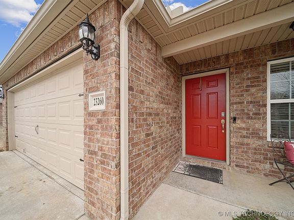 4th image of 23260 Bessie Blvd