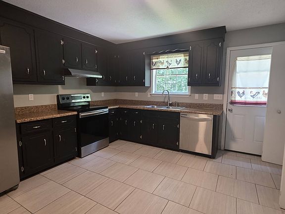 3rd image of 3404 Oak Lawn Dr