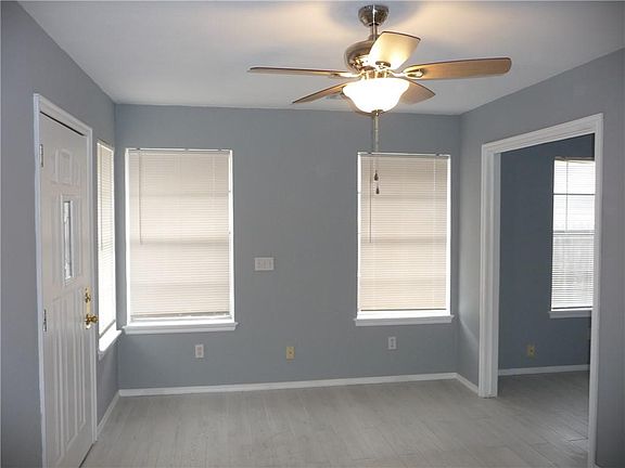 4th image of 2413 Truitt St #2415