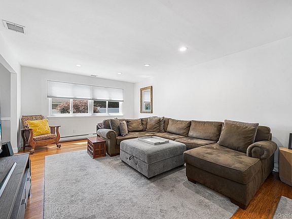 4th image of 11 Pimlico Drive
