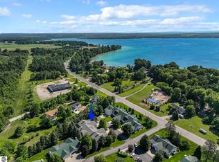 608 Meadowview Ln, Elk Rapids, MI 49629